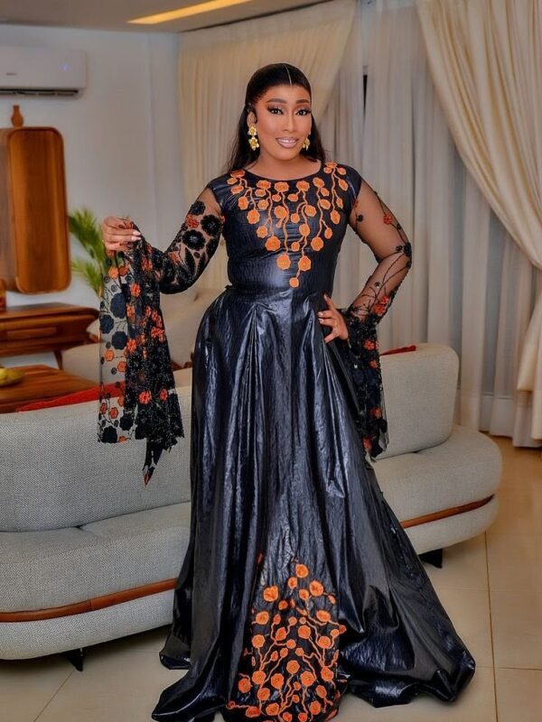 Bazin Riche Dress – Full-Length African Outfit with Floral Embroidery